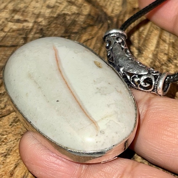 Calcite Pendant 1 1/2”x2” - Picture 13 of 16